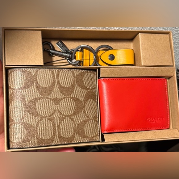 New COACH 3IN1 WLLT BOX SIG CL QB/KHAKI/MIAMI RED MULTI wallet gift box new box - Picture 8 of 9